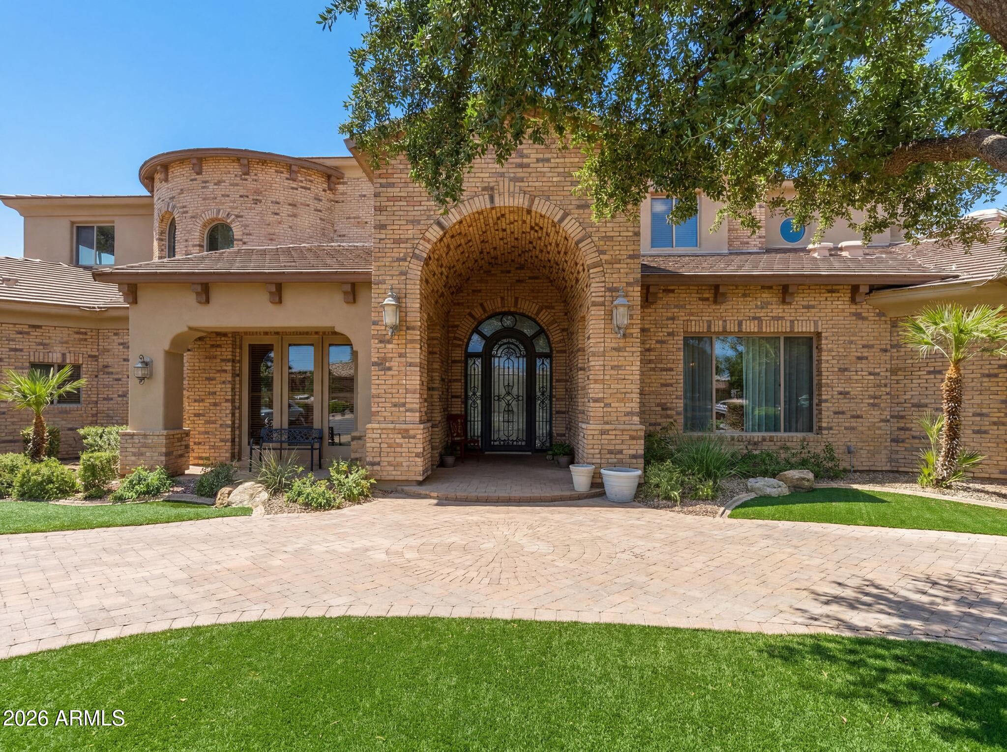 4255 W LINDBERGH Way