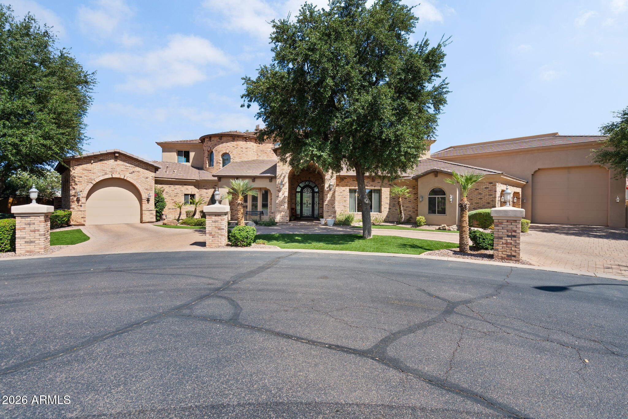4255 W LINDBERGH Way
