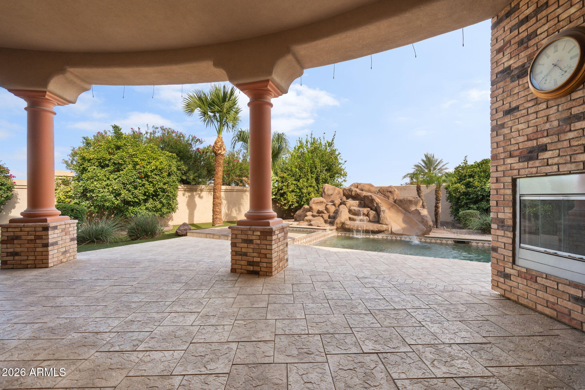 4255 W LINDBERGH Way
