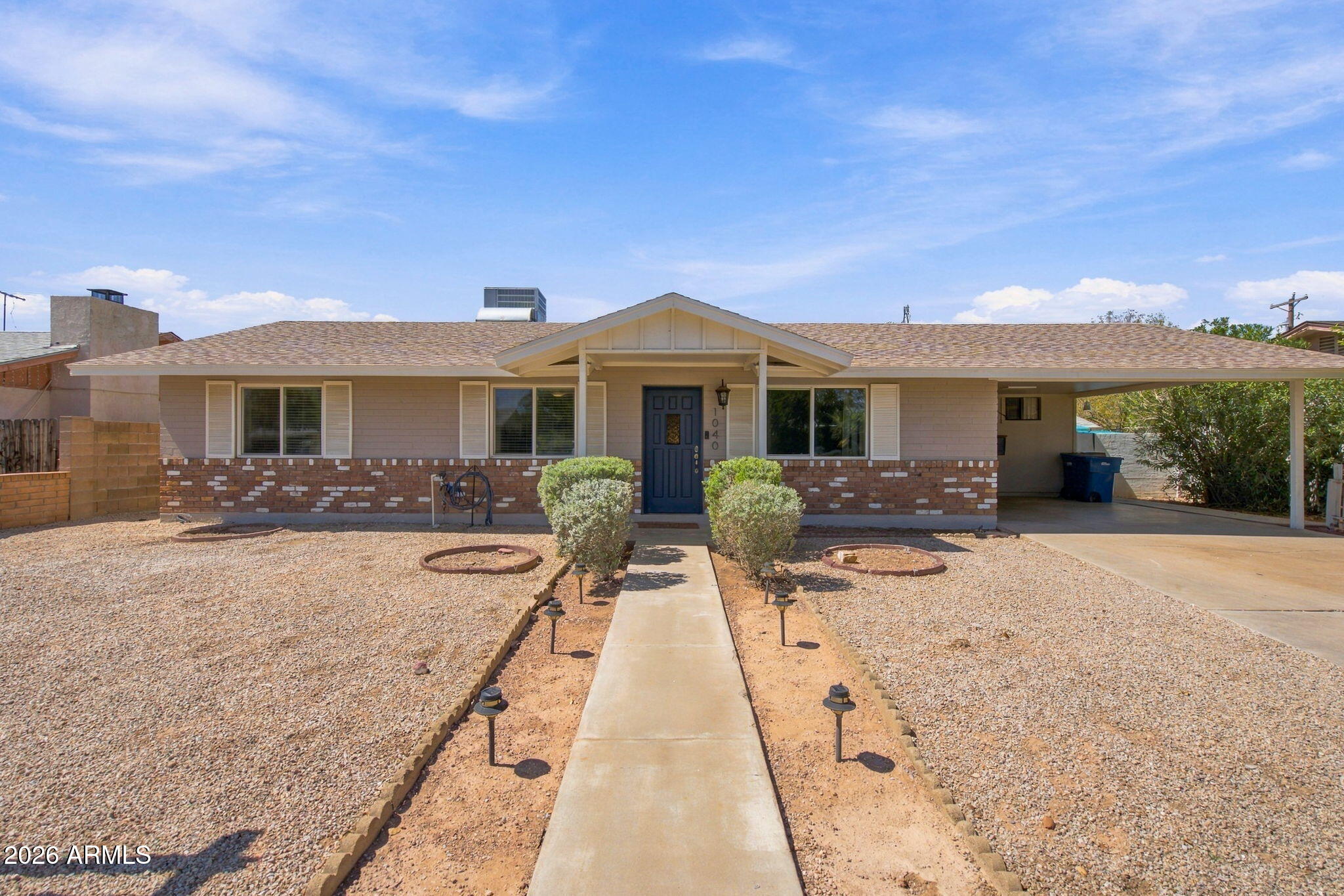 1040 S GRAND