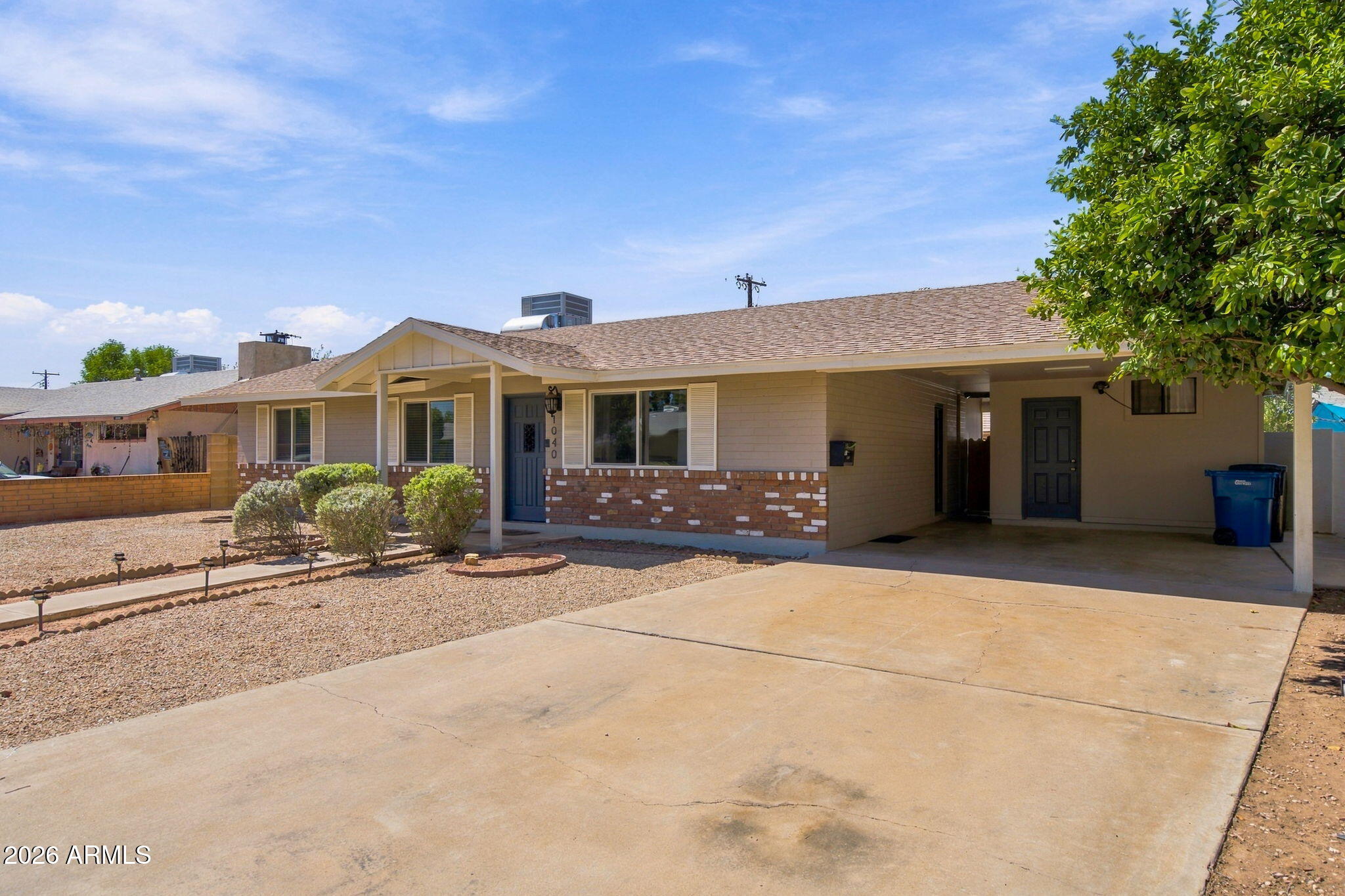 1040 S GRAND