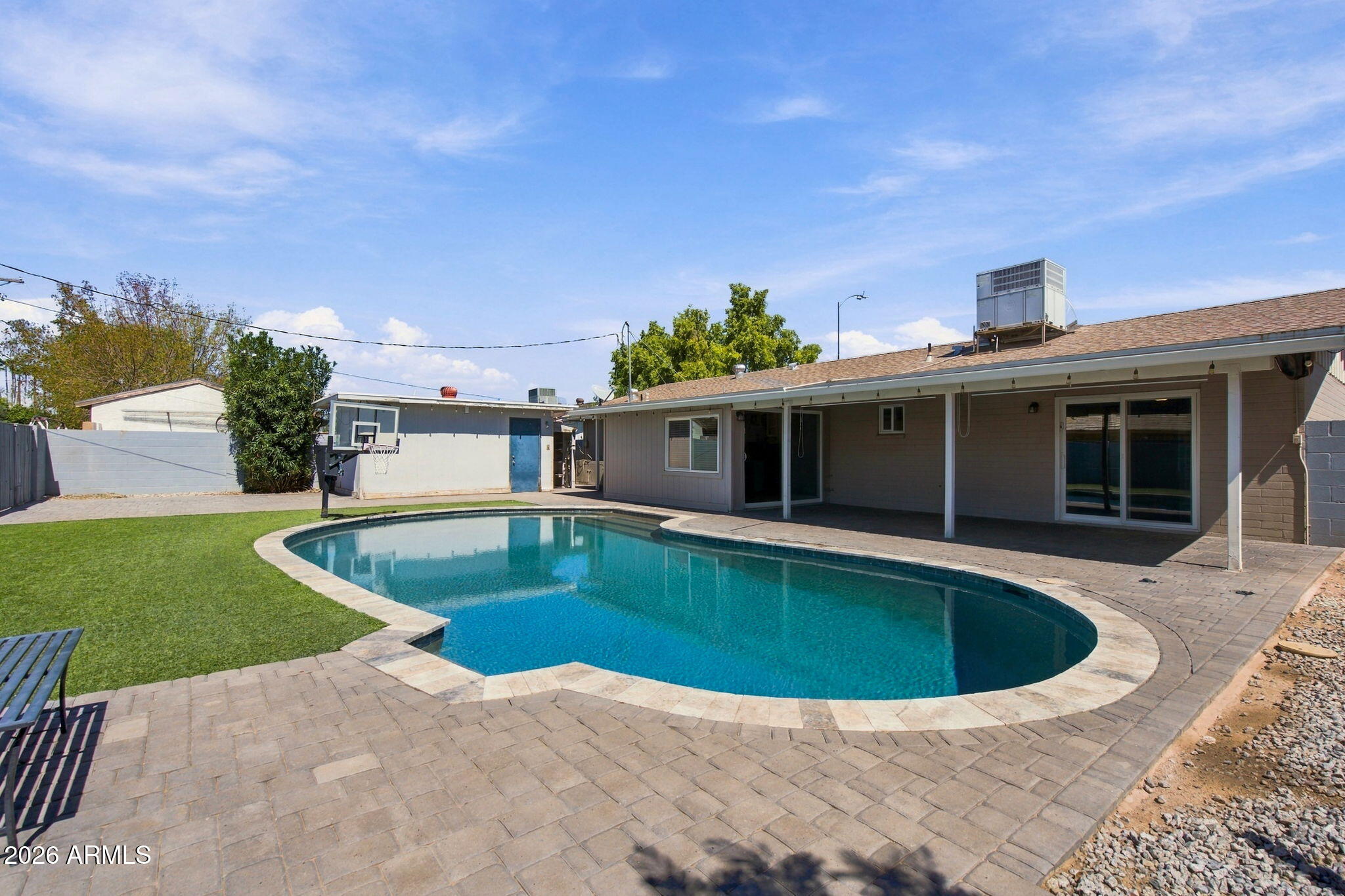 1040 S GRAND