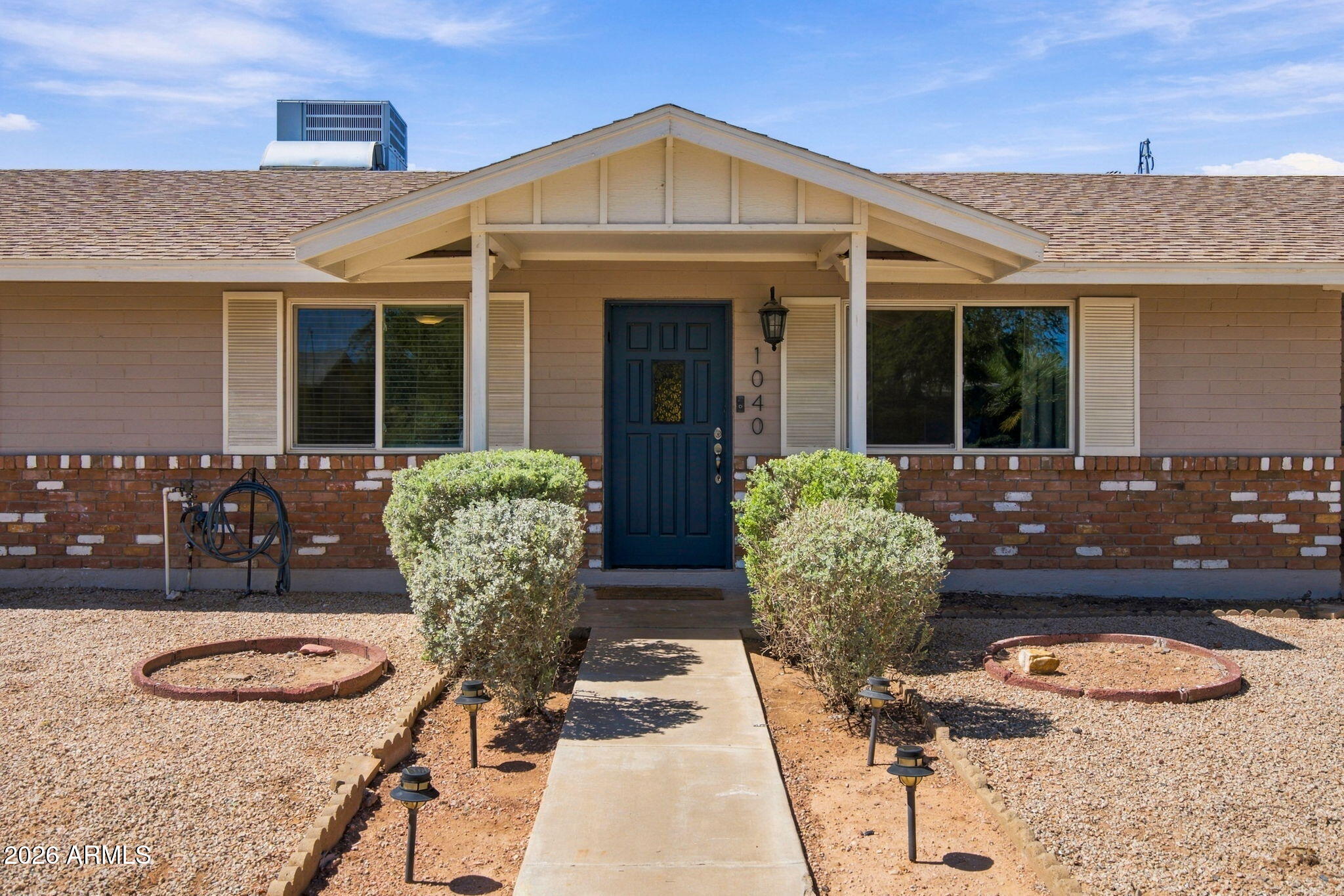 1040 S GRAND
