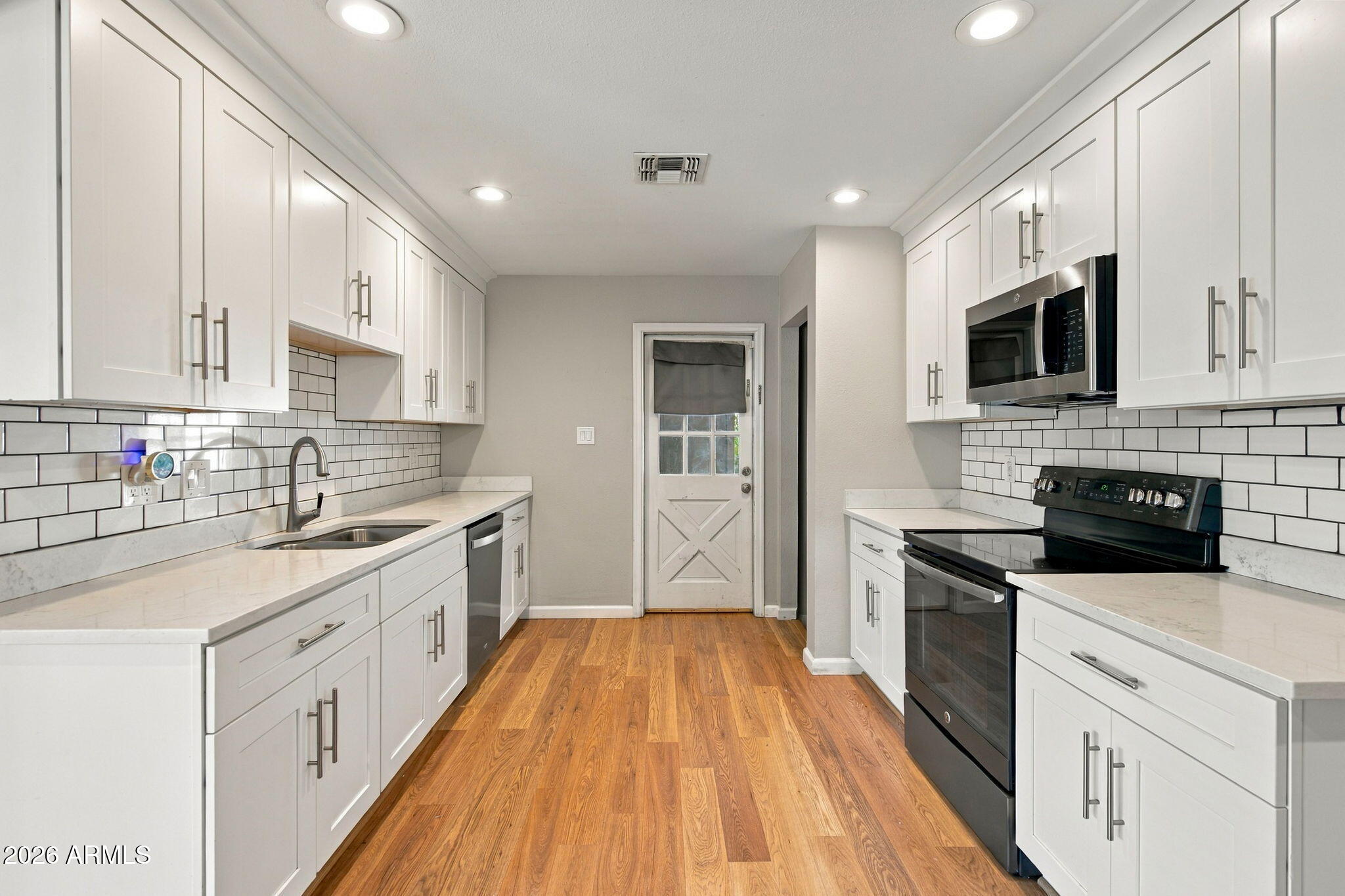 1040 S GRAND