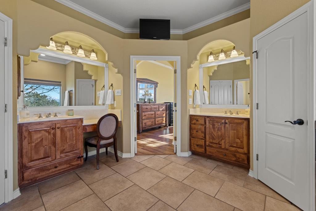 169 Royal Oaks Hill