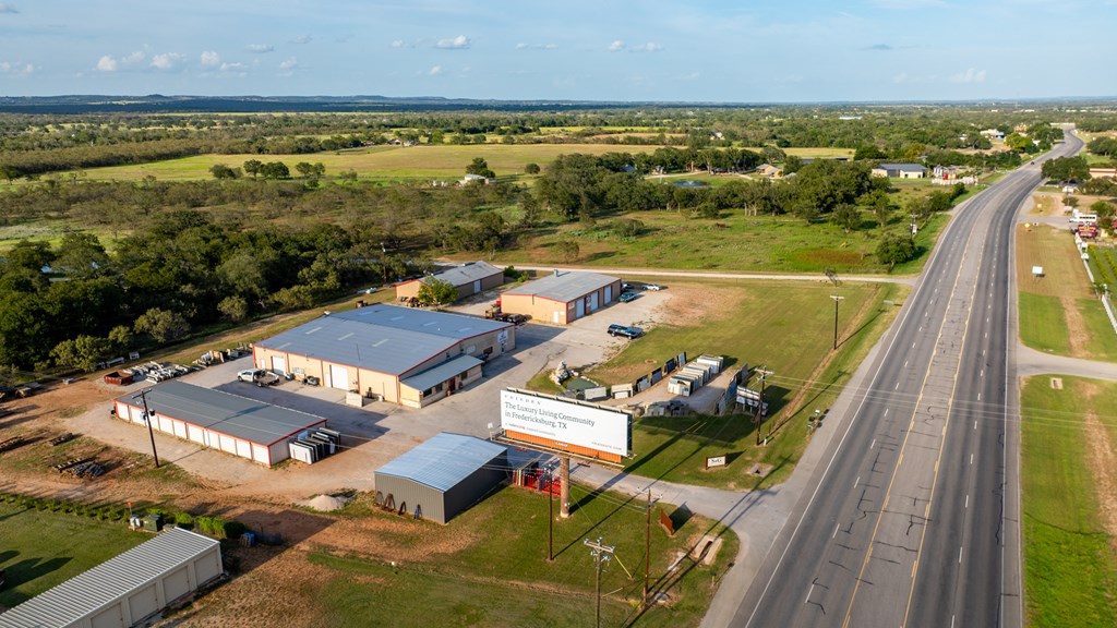 10034, 10046 E US Hwy 290