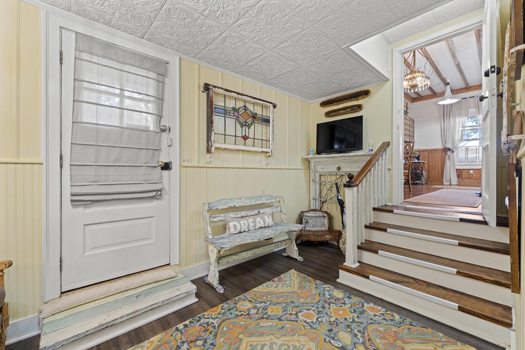 119 W San Antonio St