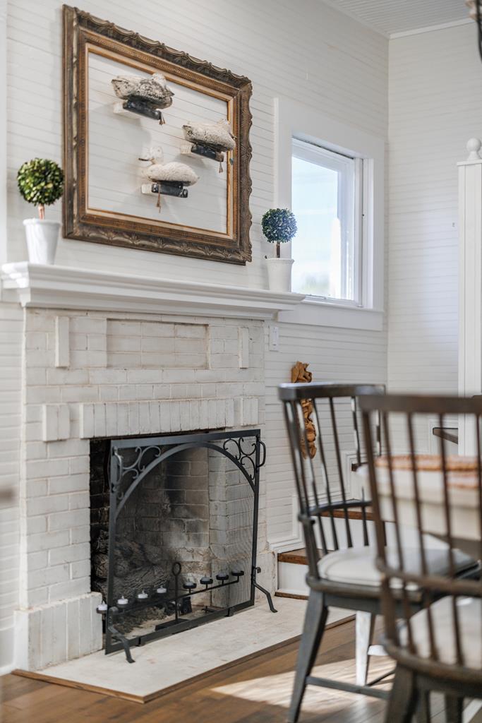 119 W San Antonio St