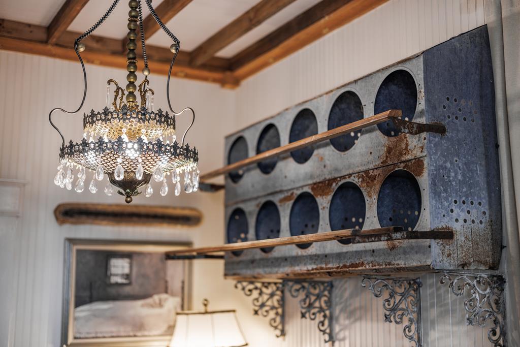 119 W San Antonio St