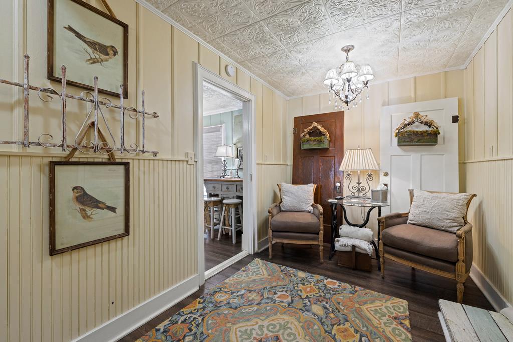 119 W San Antonio St