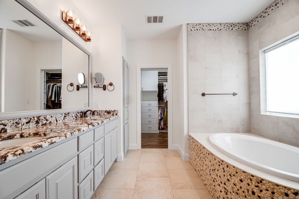 2143 Stone Oak
