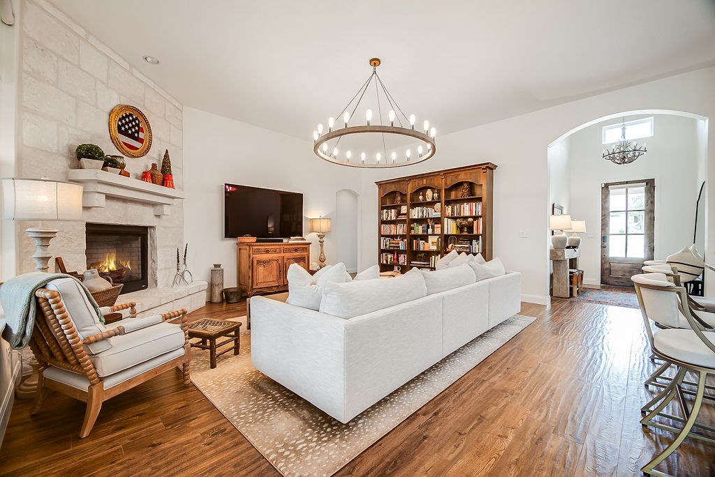 2143 Stone Oak