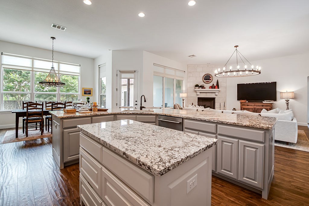 2143 Stone Oak