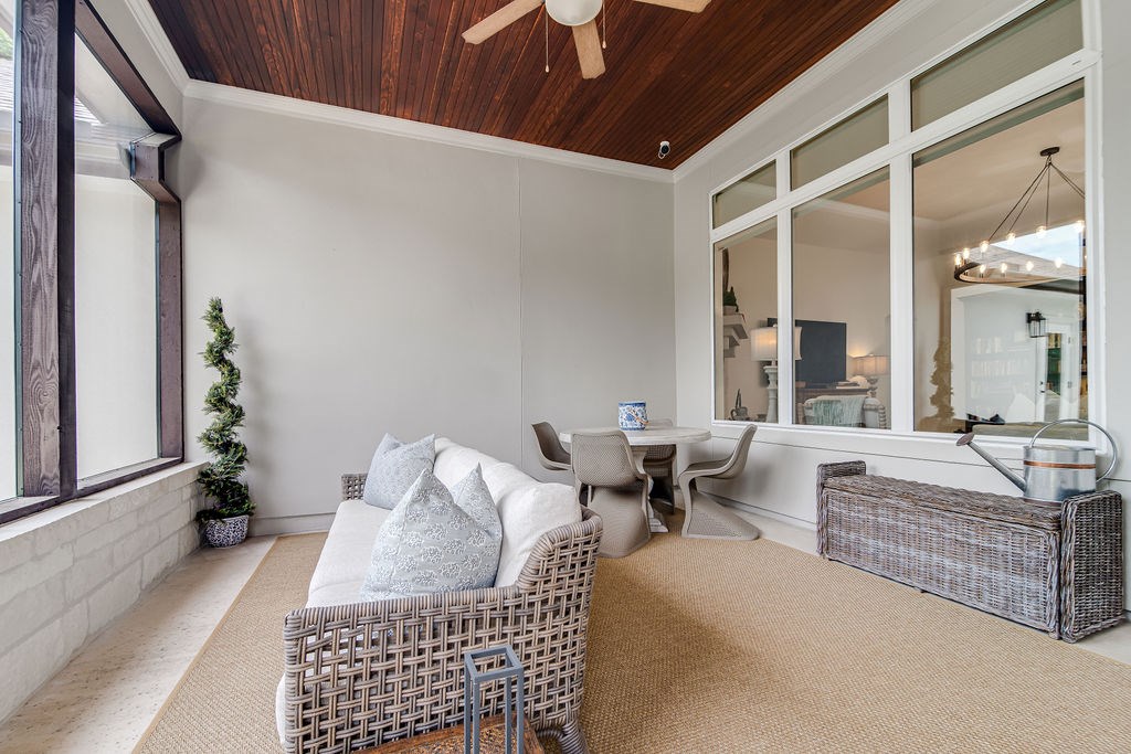 2143 Stone Oak