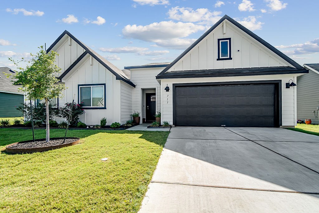 717 Tranquility Ln