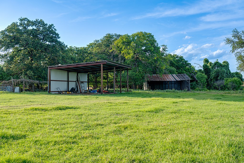 646 Victor Eckhardt Rd