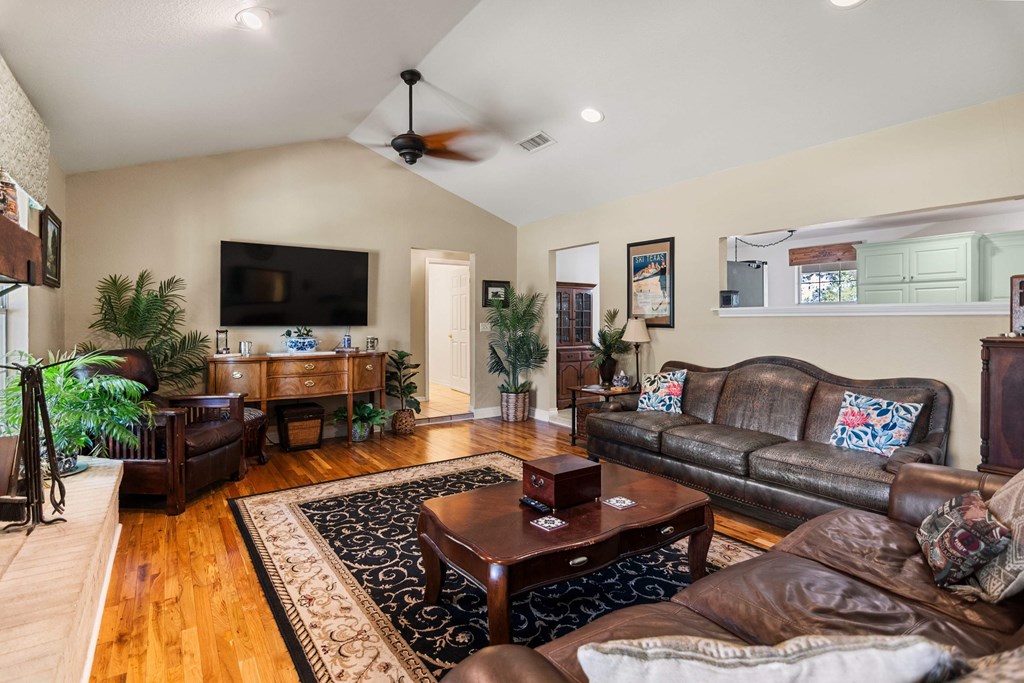 1310 Mckinley Ave