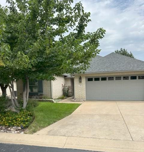 114 W Creekview Dr