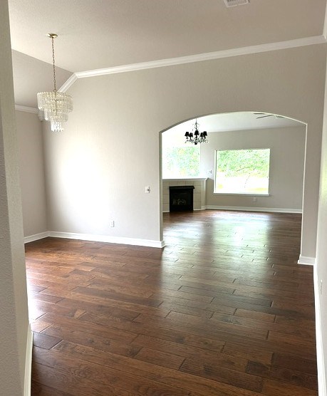 114 W Creekview Dr