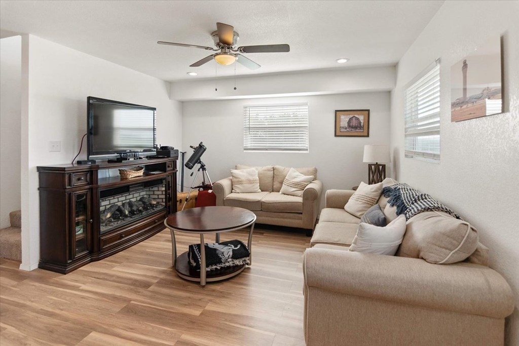 1147 Shafer Ln