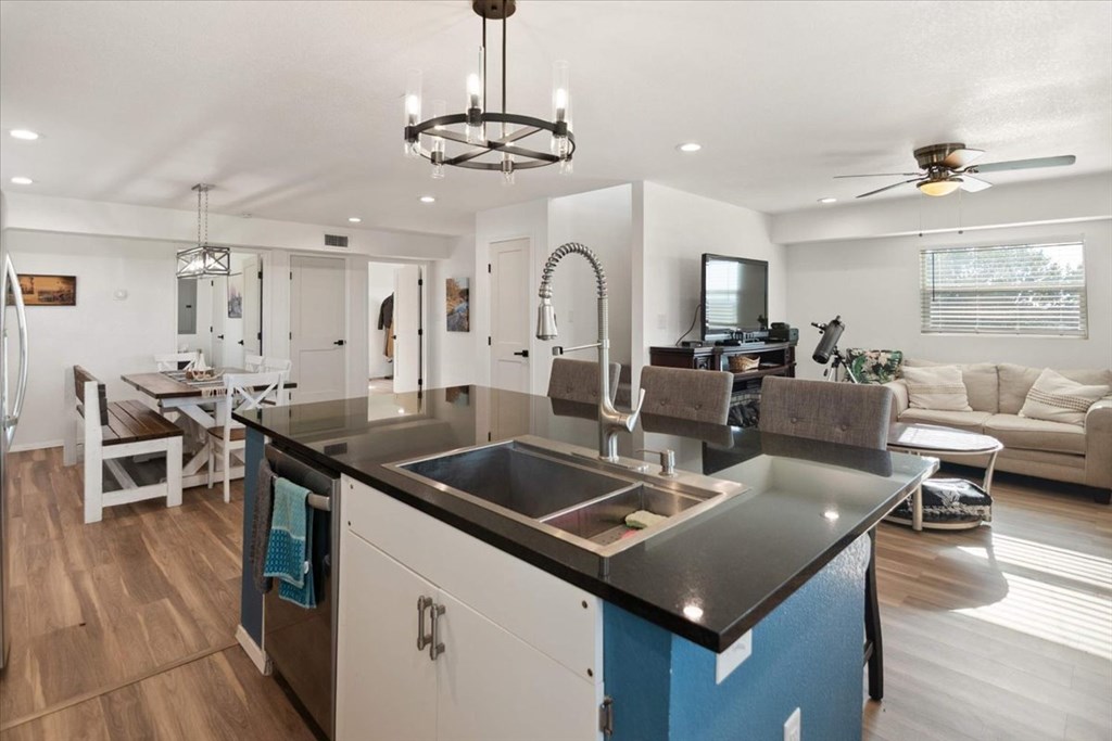 1147 Shafer Ln