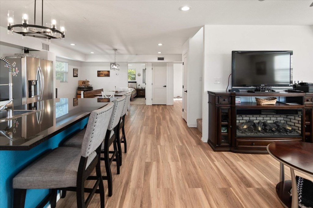 1147 Shafer Ln