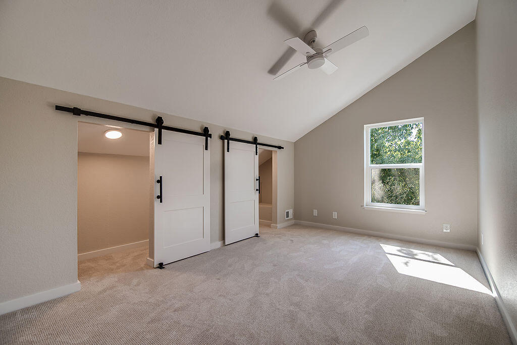 146 Hillside Dr