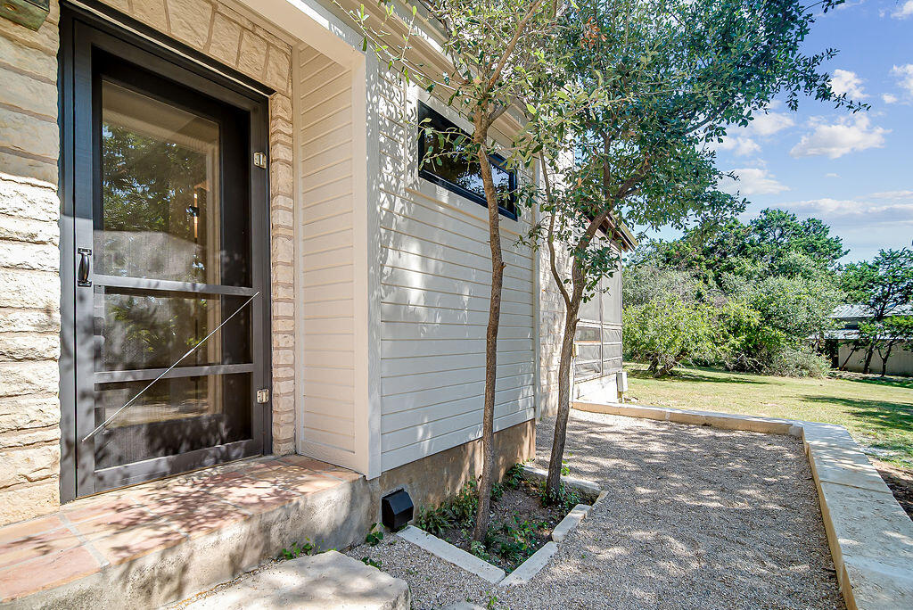 146 Hillside Dr