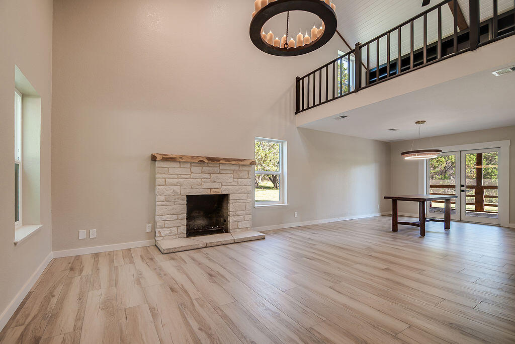 146 Hillside Dr