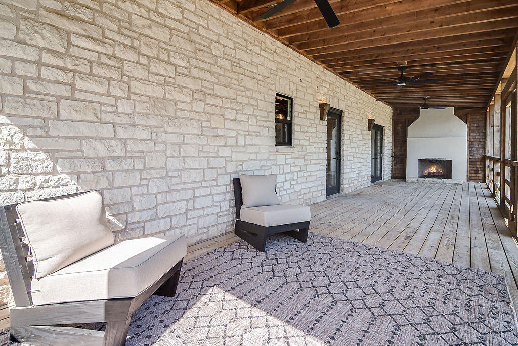 146 Hillside Dr