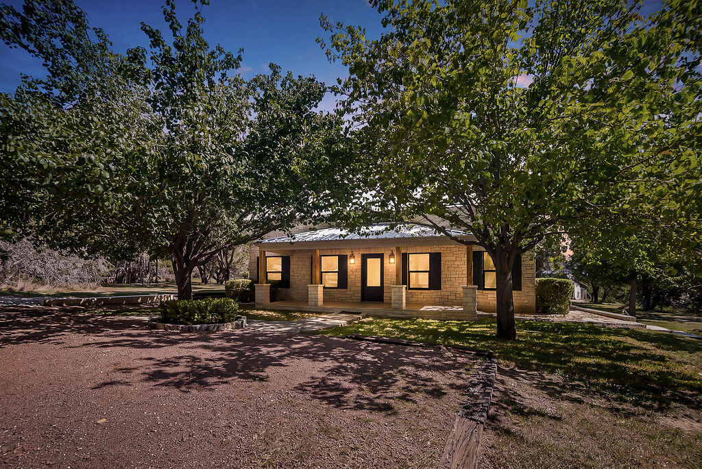 146 Hillside Dr