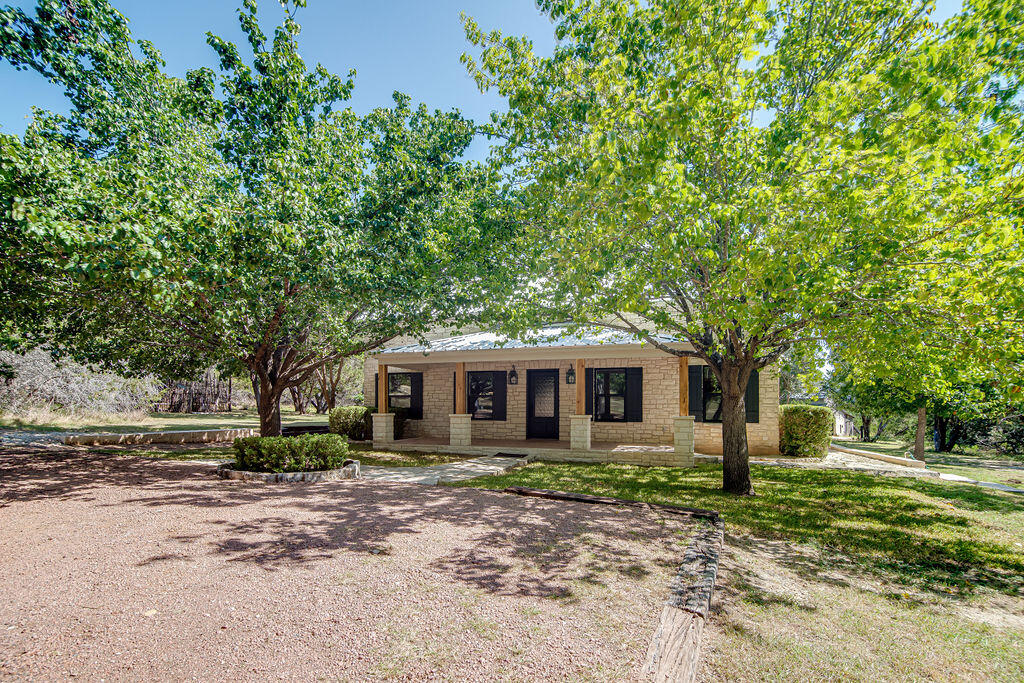 146 Hillside Dr