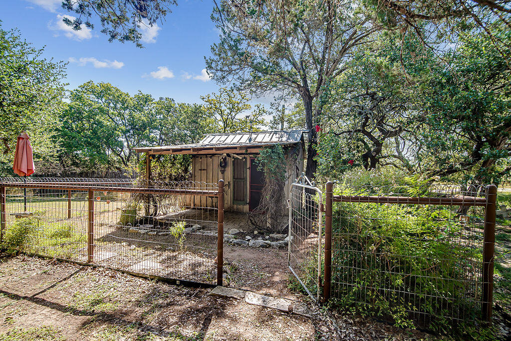 146 Hillside Dr