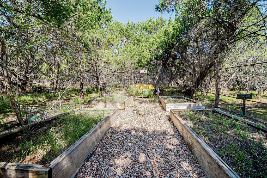 146 Hillside Dr