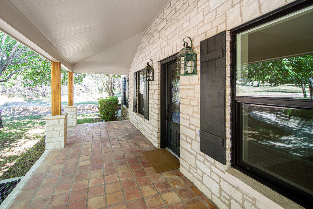 146 Hillside Dr