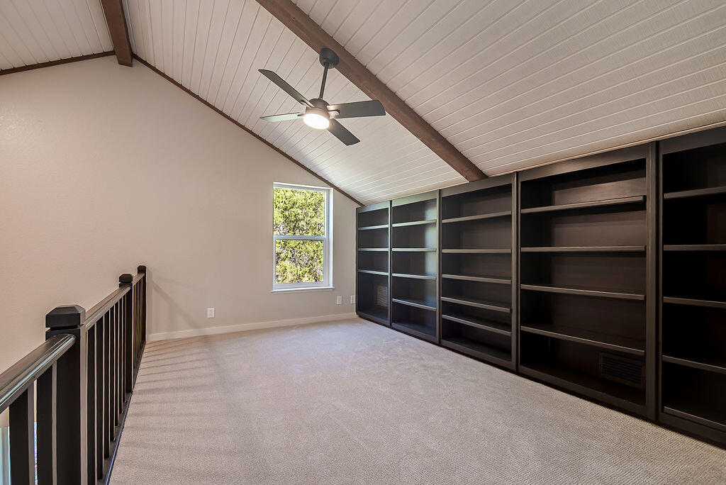146 Hillside Dr
