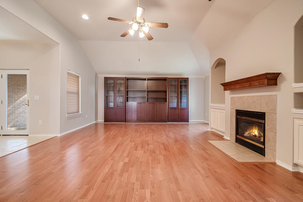 216 Meadow Brook Dr