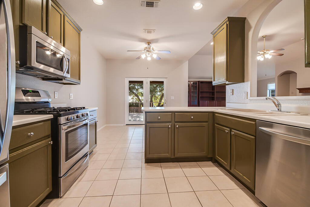 216 Meadow Brook Dr