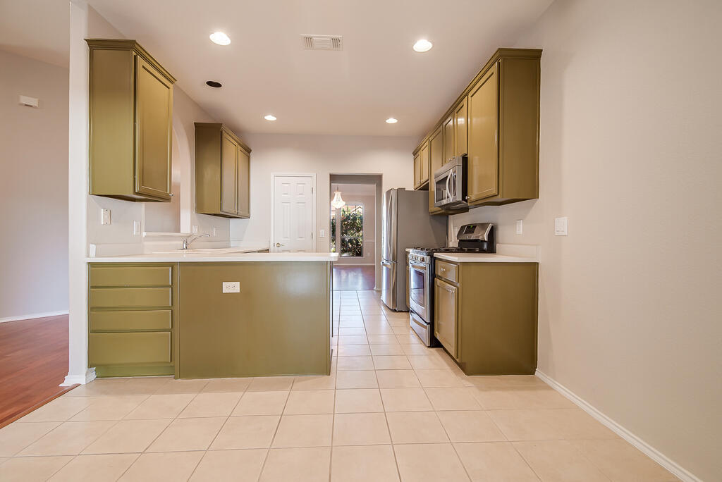 216 Meadow Brook Dr