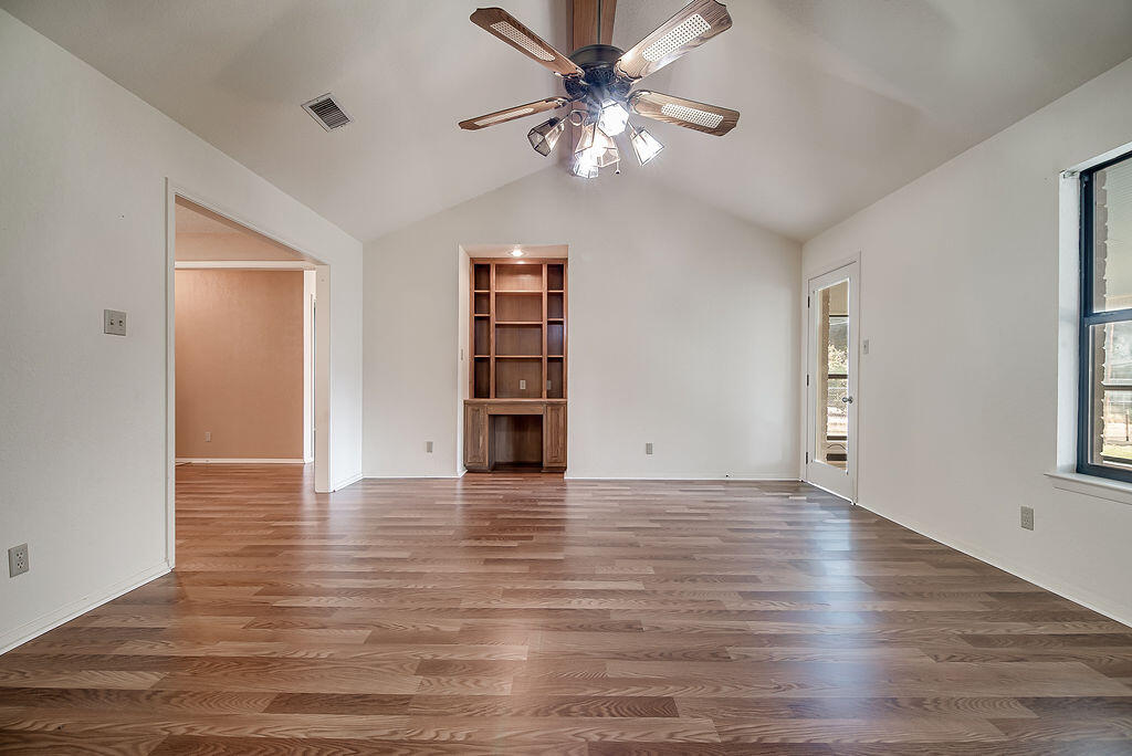 208 Edgewood Dr