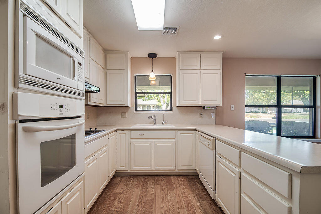 208 Edgewood Dr