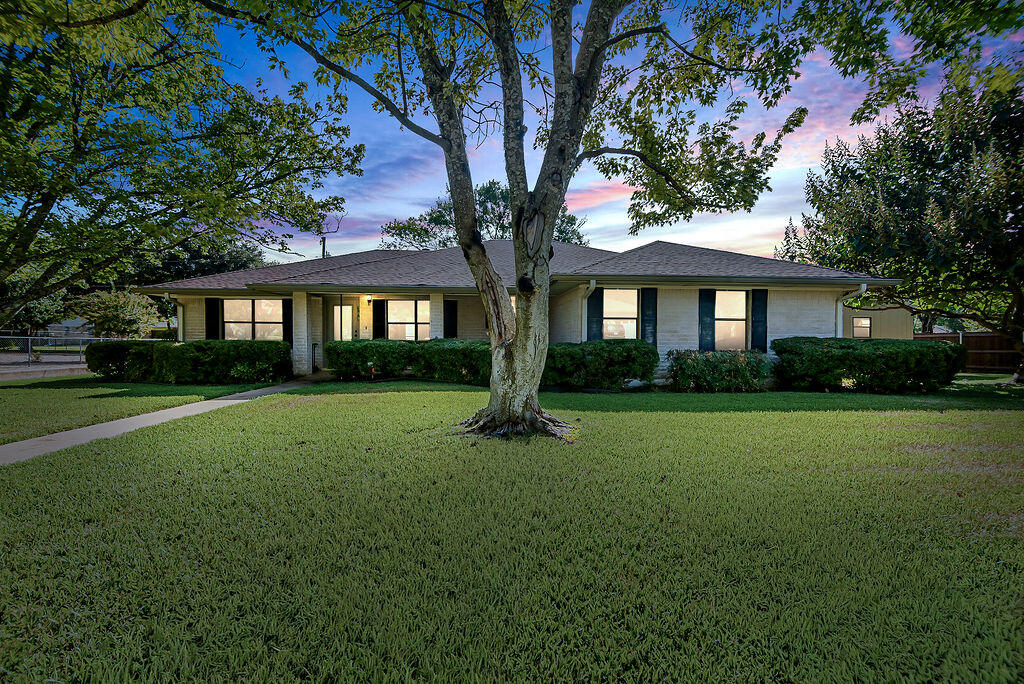 208 Edgewood Dr