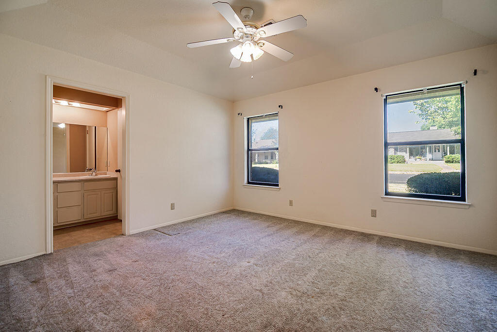 208 Edgewood Dr