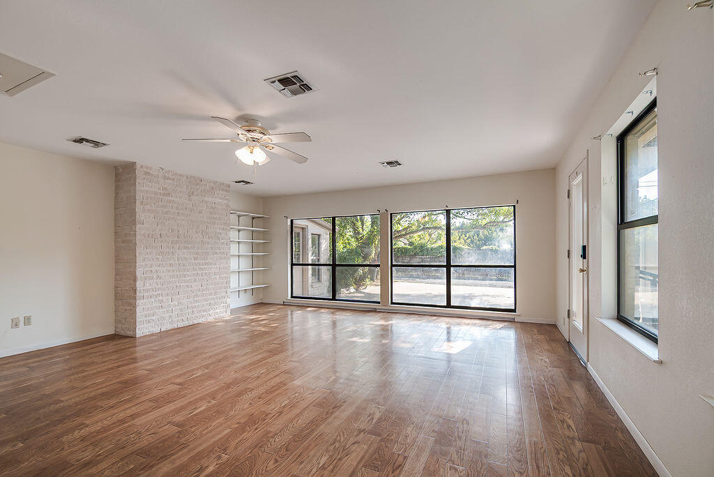 208 Edgewood Dr