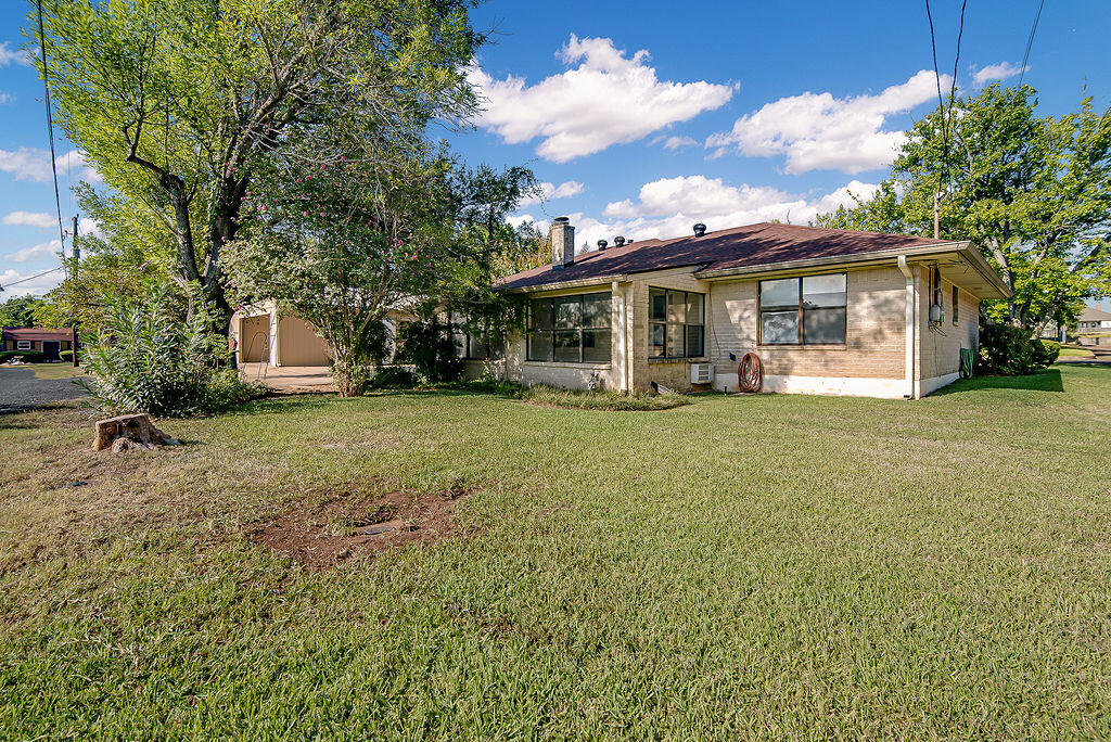 208 Edgewood Dr