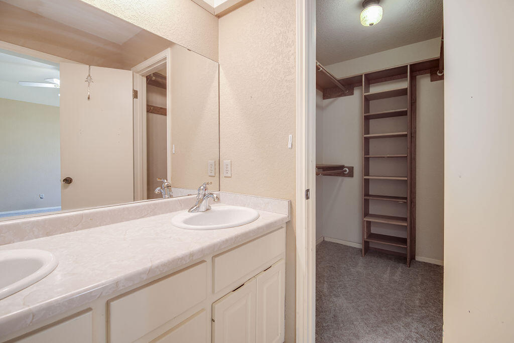 208 Edgewood Dr