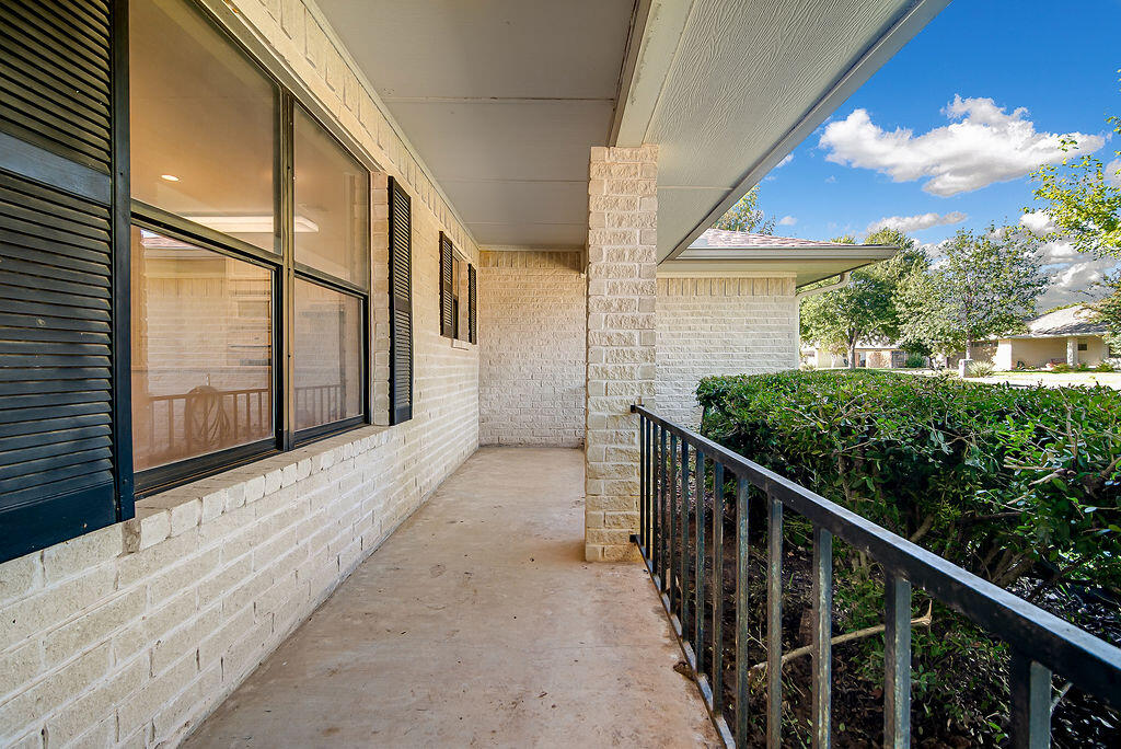 208 Edgewood Dr