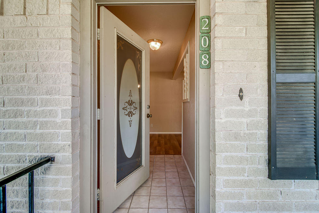 208 Edgewood Dr