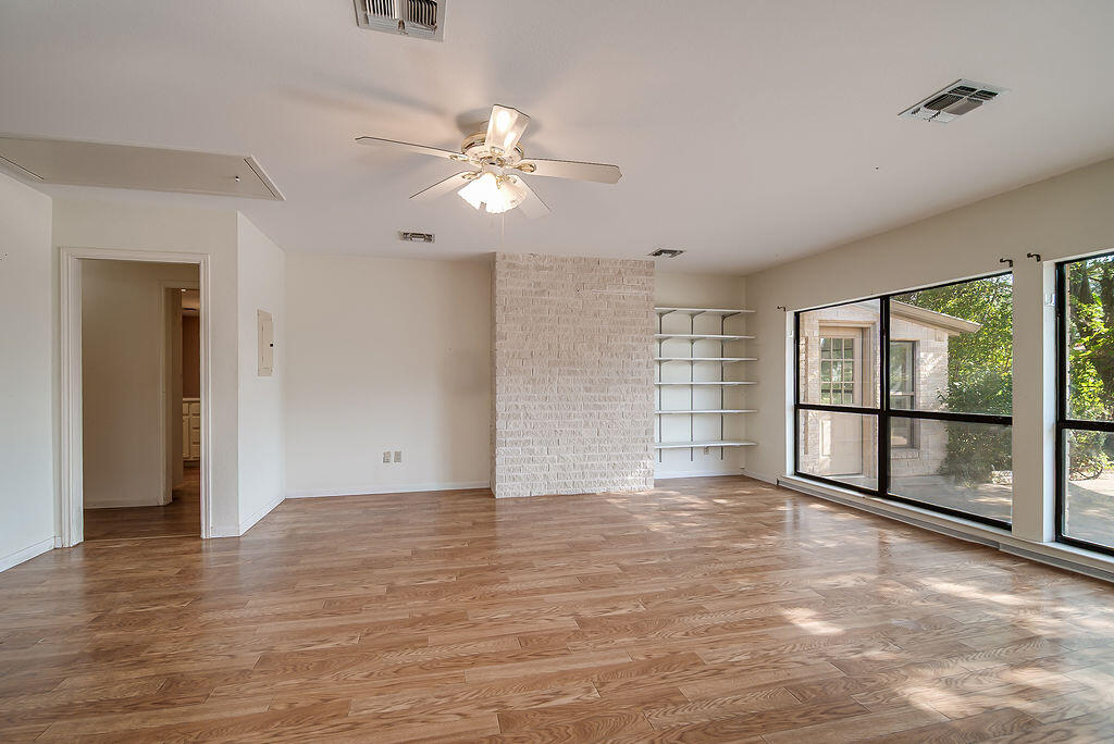 208 Edgewood Dr