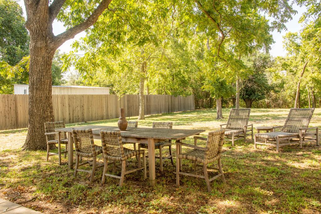 213 Mistletoe St